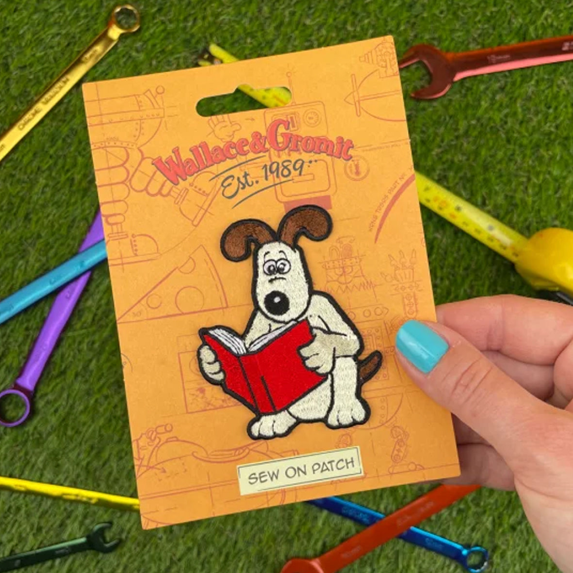 Sew on Patch - WGS005 Gromit Reading